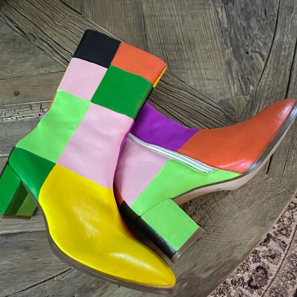 Zig Zag Shoes - Zig Zag GoGo Boots Size 8 1/2 Hand Painted Leather Heel is 2.5”